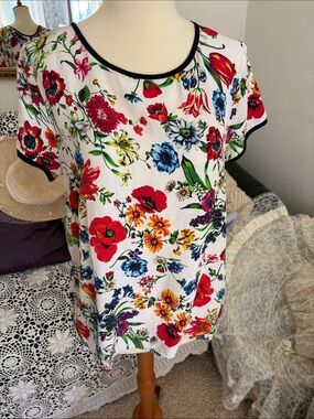 Yumi Kim White Scoop Neck Floral Print Top with Red, Blue & Green Accents